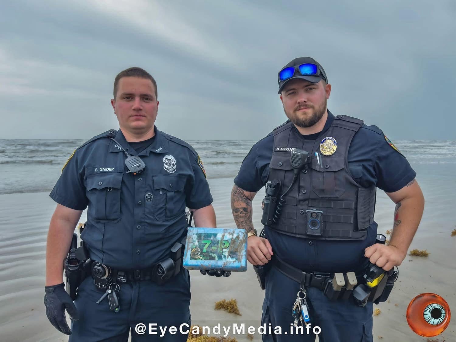 Cocaine packages wash ashore near Jamaica Beach