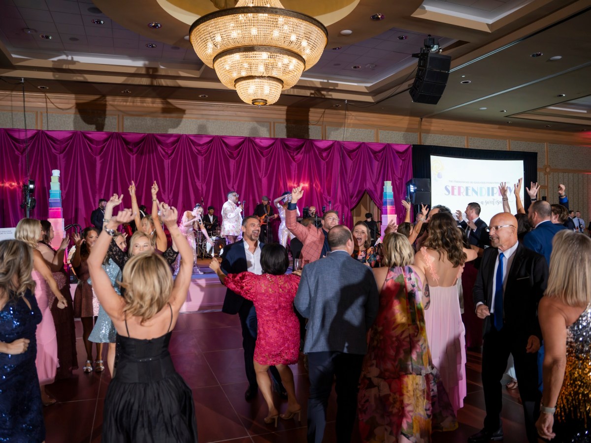 Record $550,000 raised at Friendswood Education Foundation annual&nbsp;gala