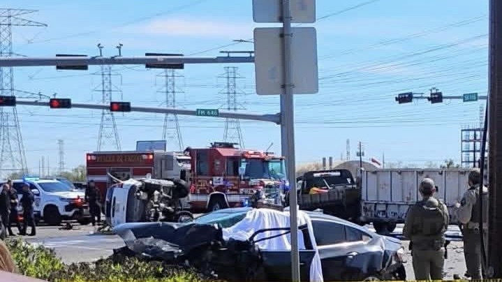 Update: Suspect dead after police pursuit ends in multi-vehicle crash in Bacliff