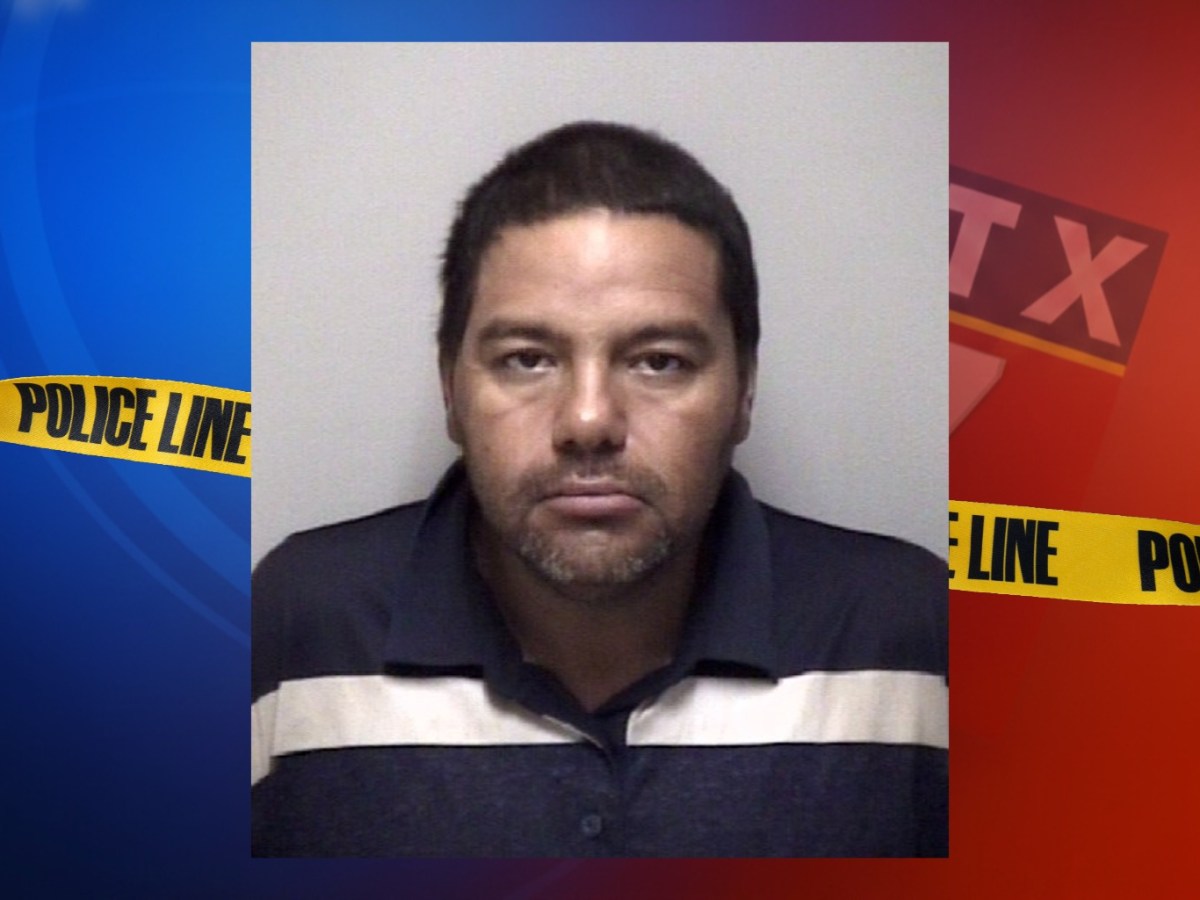 Man arrested after allegedly smashing register during Galveston&nbsp;robbery