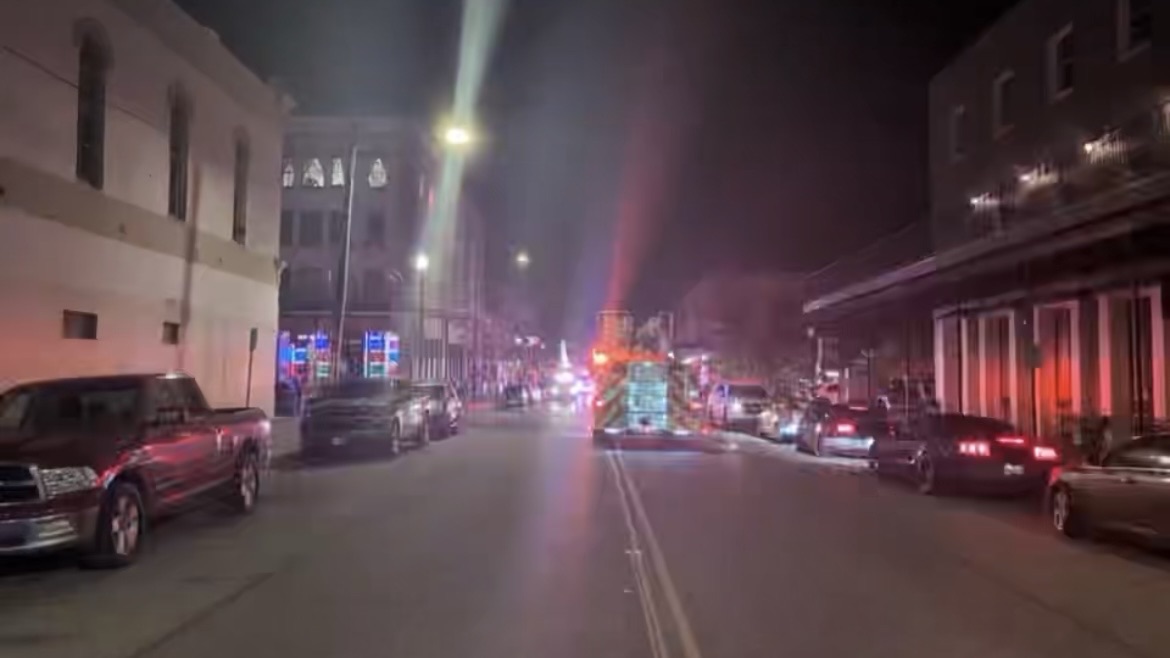 Fire breaks out at historic Galveston loft, Thursday