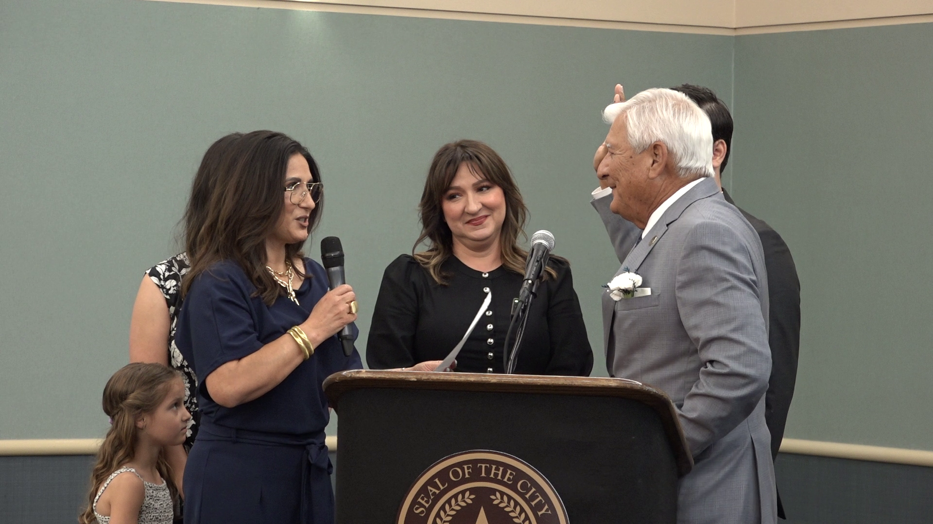 Garza Sworn in Wednesday as 19th Mayor of Texas City